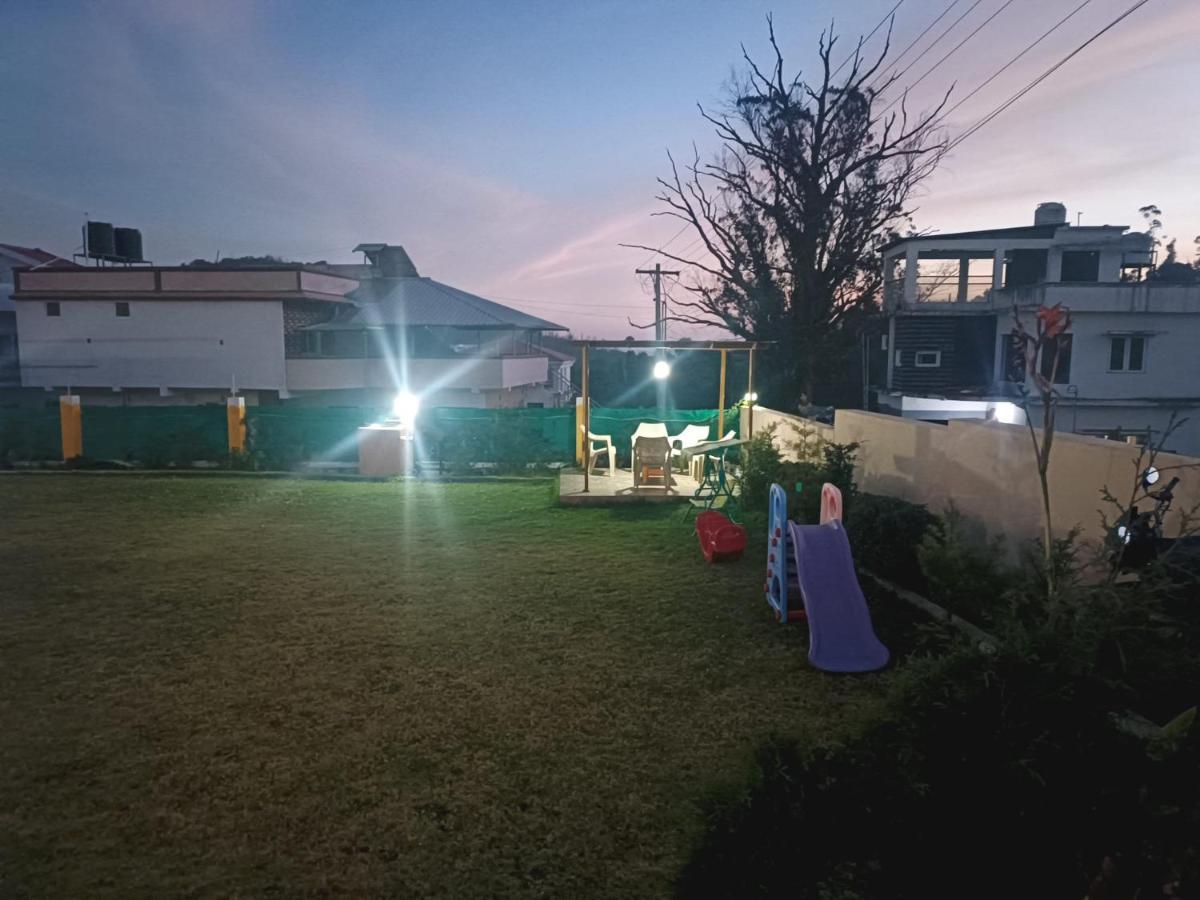 Rose Garden Enclave For Families & Executives Bed and Breakfast Ooty Buitenkant foto