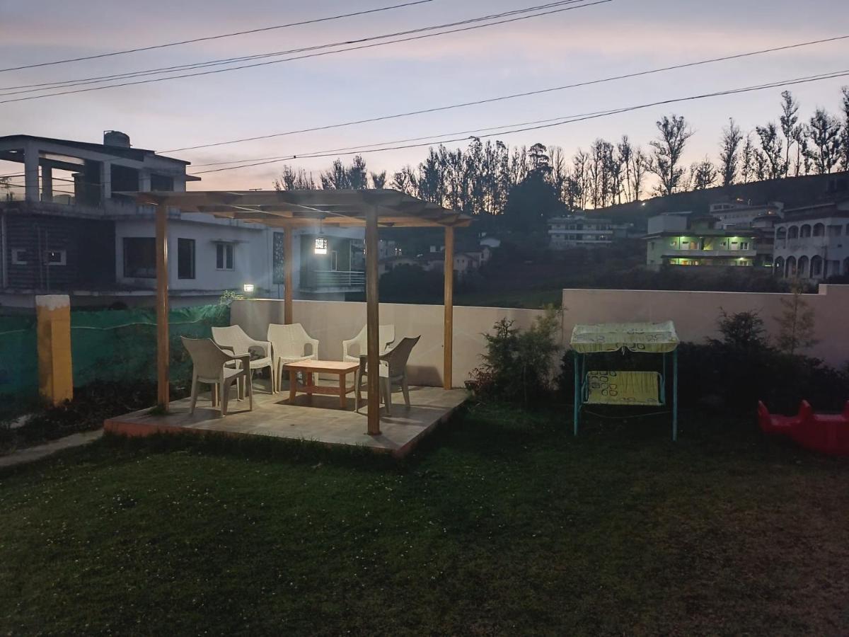 Rose Garden Enclave For Families & Executives Bed and Breakfast Ooty Buitenkant foto